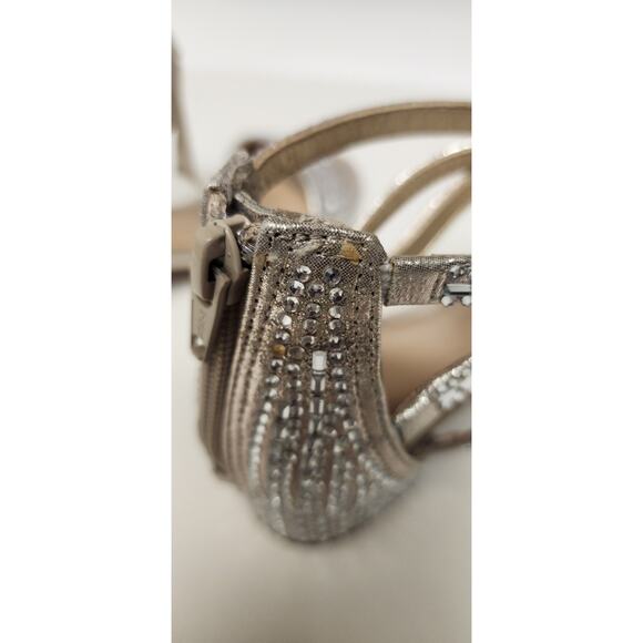 Gianni Bini-GB Girl's Silver Studded Back Zipper D'Orsay Heel Shoes Size 2M - Picture 6 of 12